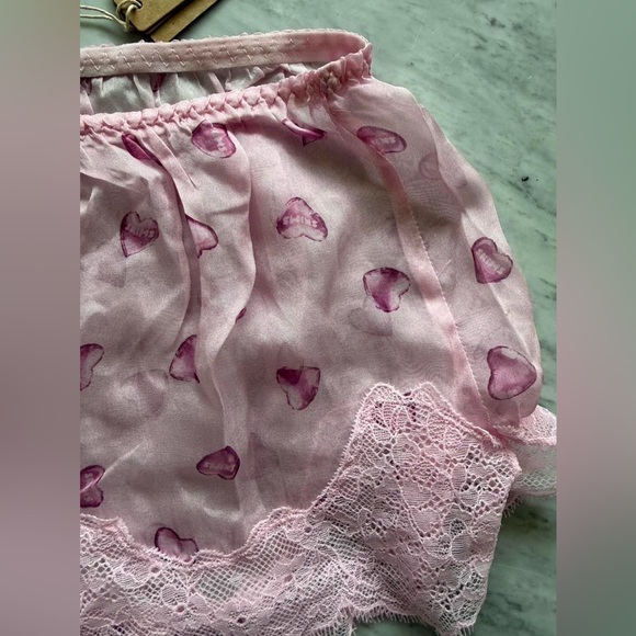 SKIMS 100% Silk Romance Lace Cropped Cami and Shorts Set - Picture 6 of 8